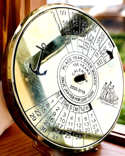 Ikuisuuden Kalendarium Meripurje – Messinkinen 100-vuotiskalenteri - mahdollinen kaiverrus lahjaksi