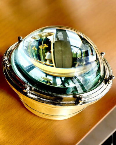 Bailey Compass Clock - Tyylikäs kompassiaiheinen kello kaiverrusmahdollisuudella