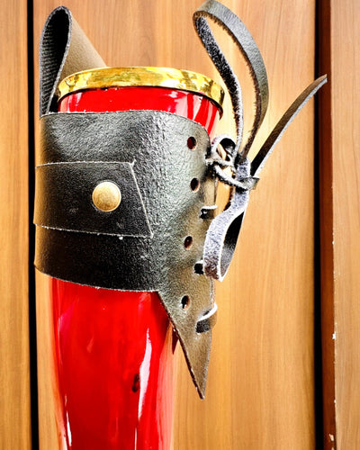 Soturin sarvimuki - Punainen - kaiverruksella personoitavissa