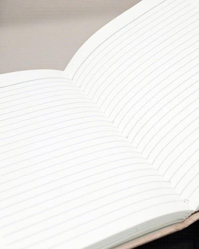 Nahkainen muistiinpanovihko Chakrakivet – käsin koristeltu harmonian päiväkirja