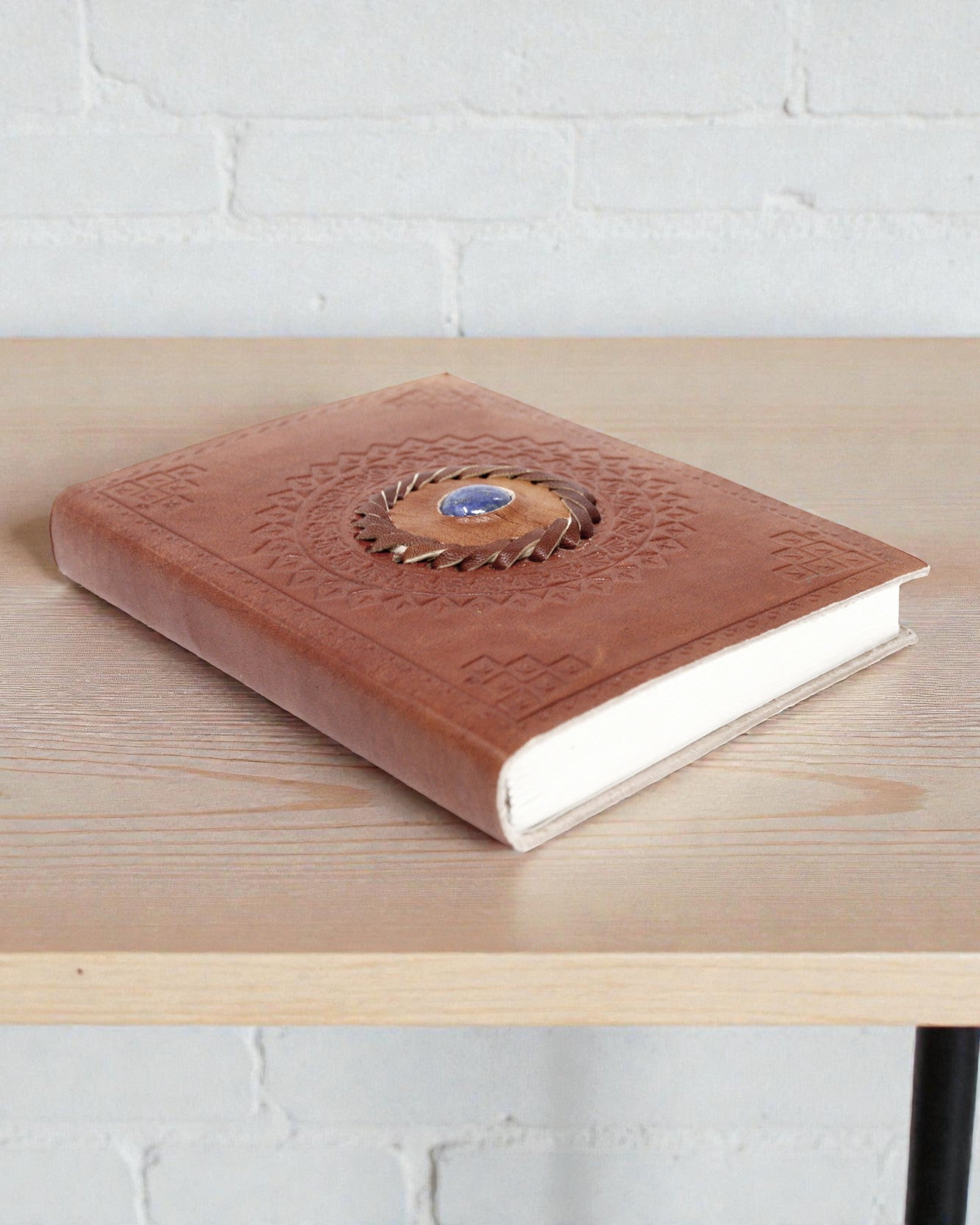 Aurora Lapis – käsin tehty nahkainen muistikirja Lapis Lazuli -kivellä