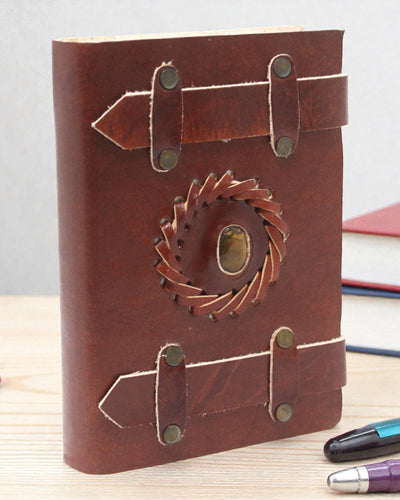 Solaris Eye – Nahkainen tiikerinsilmämuistikirja kaksinkertaisilla hihnoilla