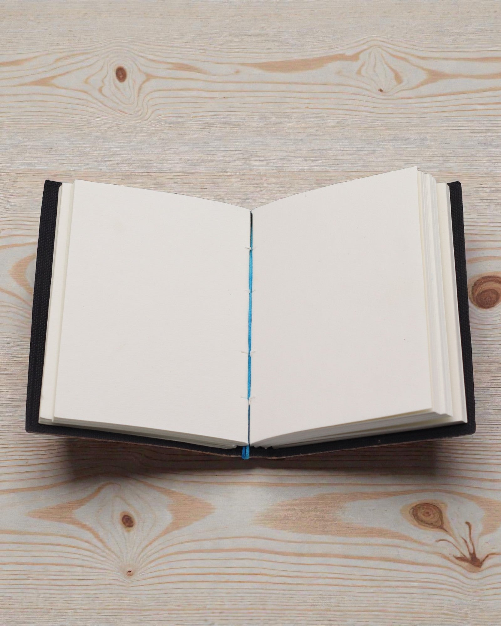 Chakravirtaus – Nahkainen muistikirja: Chakrani ovat täysin kohdallaan