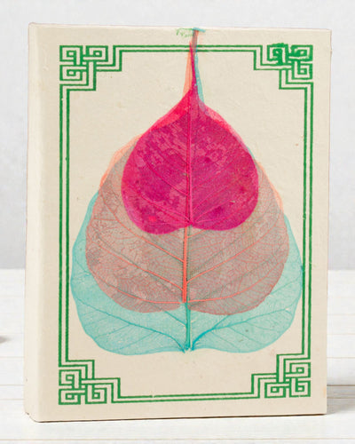 Keskikokoinen Lokta-muistikirja Bodhi-lehdillä (15 x 12 cm) – 45 arkkia (kuvioiden sekoitus)