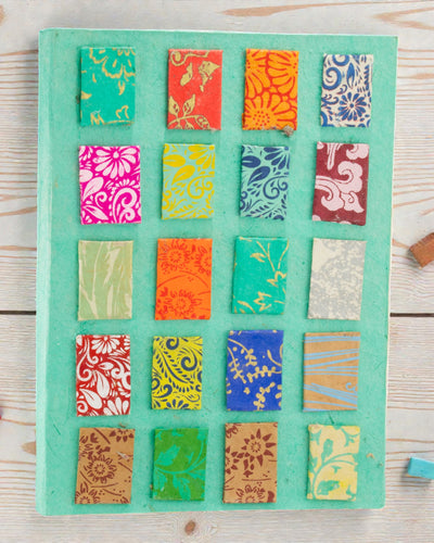 Taiteellinen Lokta-mosaiikkimuistikirja – sinivihreät minilaatat (45 arkkia, 21 x 15 cm)