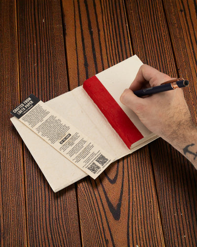 Värilaattojen harmonia – keskikokoinen Lokta-muistivihko pienlaattojen kuviolla 15 × 12 cm, 45 arkkia