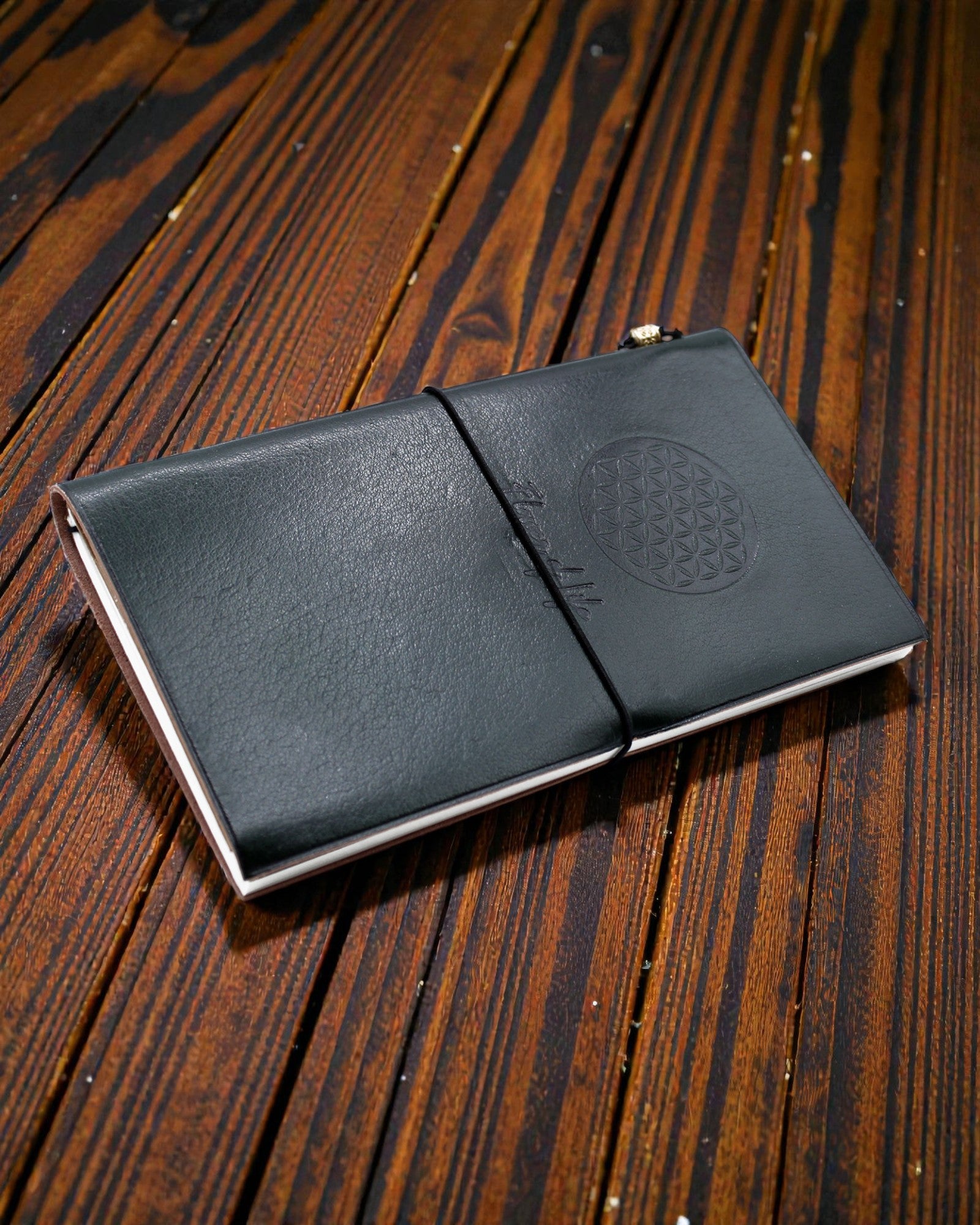 Käsin tehty nahkainen muistikirja Pyhä kukinta – Elämän kukka (80 sivua)