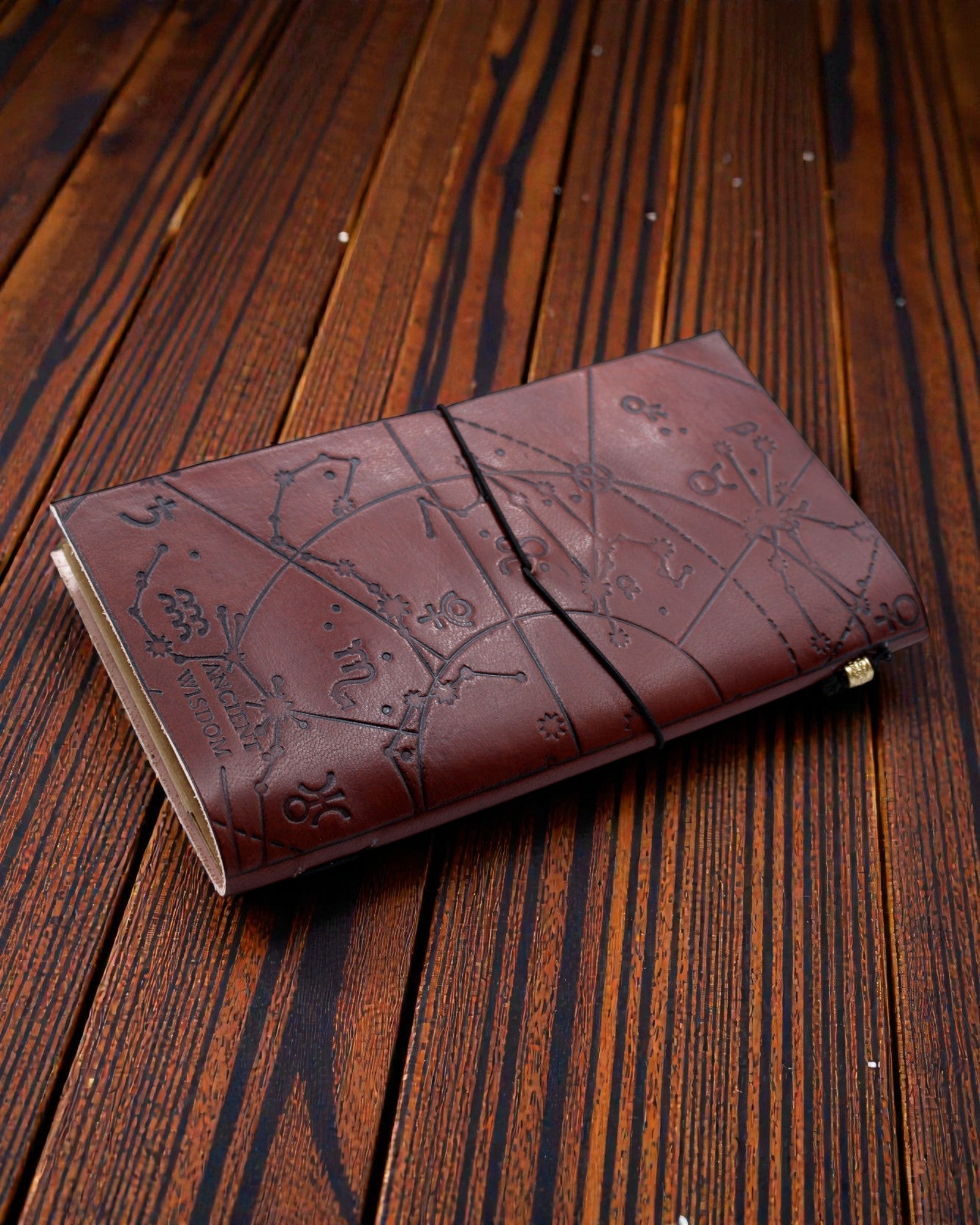 Unelmalistani muistikirja – käsin tehty ruskea nahkamuistikirja 22 × 12 × 1,5 cm, 80 sivua