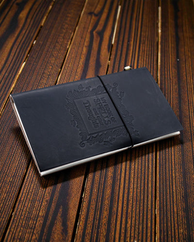 Käsintehty nahkainen muistikirja Arcane Pages – Loitsujeni kirja ja muita ajatuksia (80 sivua)