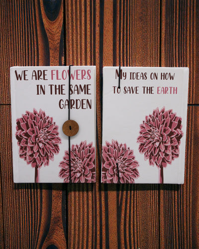 Kukat yhdessä – pieni muistikirja hihnalla ja kookosnapilla 18 × 12,5 cm, 200 sivua