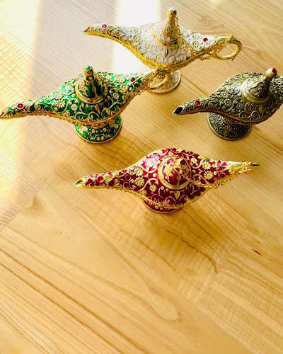 Aladdinin Taikalamppu Kaiverrusmahdollisuudella - Valkoinen ja Kultainen Variaatio