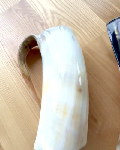 Kaiverrettu 'Majstersztyk' -tuoppi, jossa mahdollisuus personoituun kaiverrukseen - 5 värivaihtoehtoa