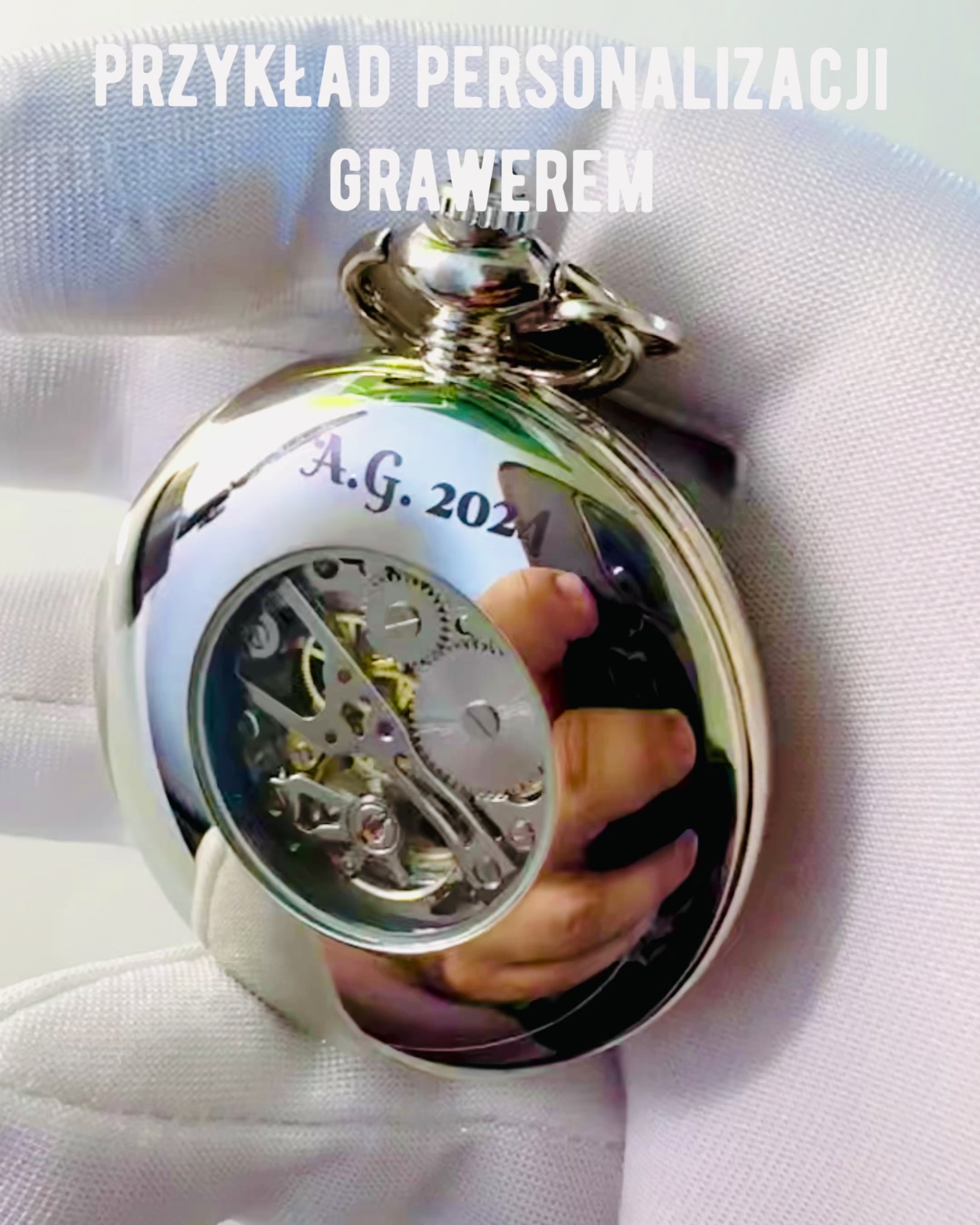 Kaappikello "Heritage Timekeeper" kaiverrusmahdollisuudella