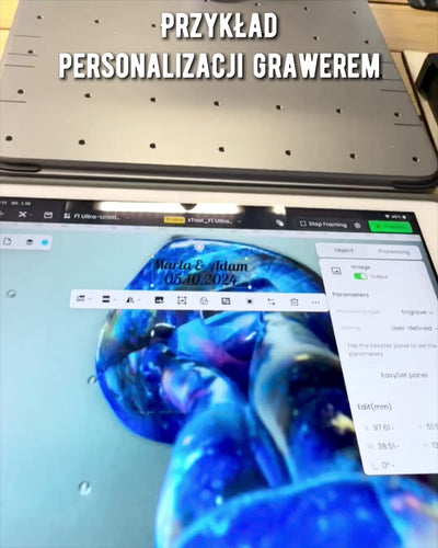 Kosminen syleily - Hartsifiguuri kaiverrusvaihtoehdolla