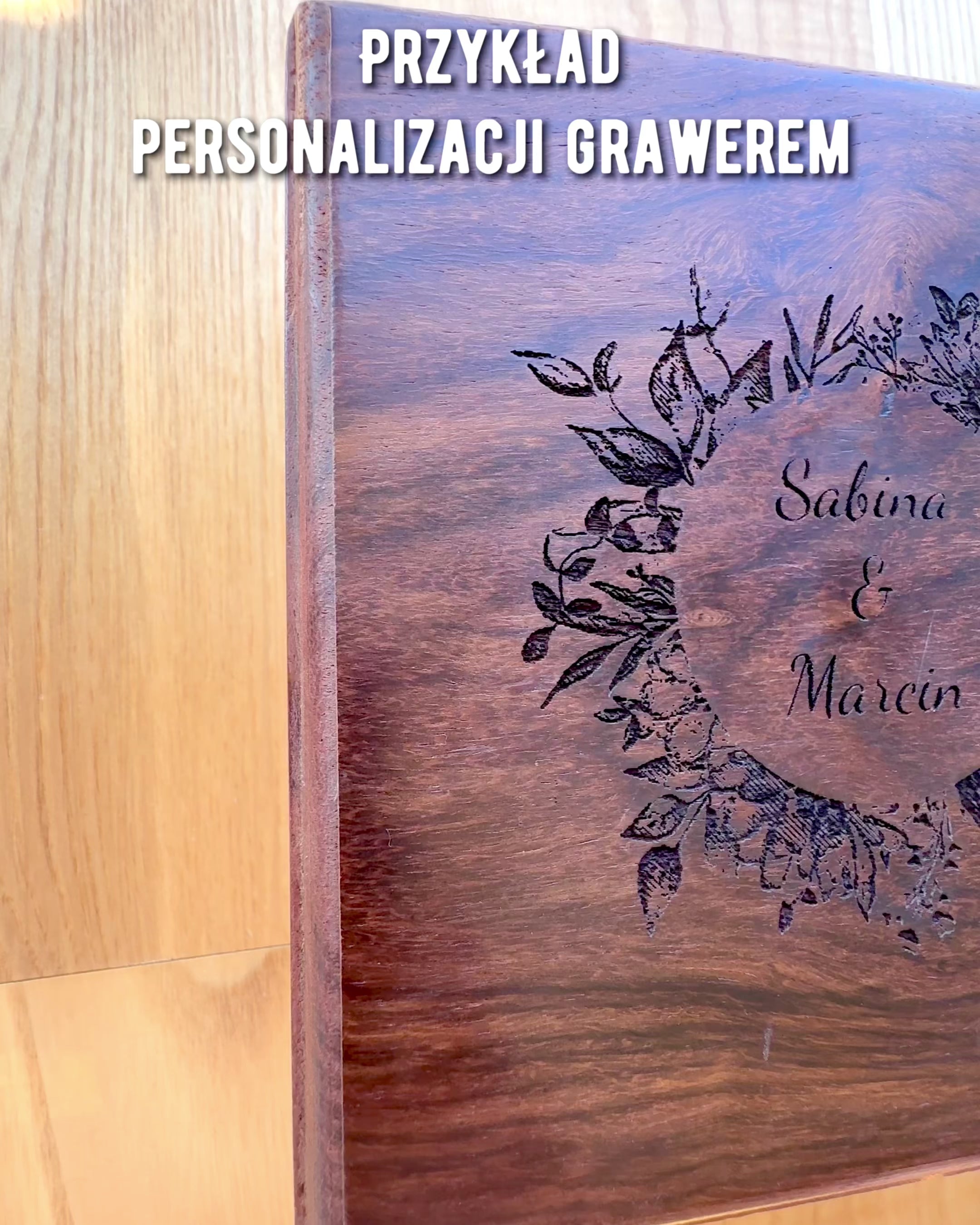 Suuri puinen kompassilaatikko "Gilbert & Sons" kaiverrusmahdollisuudella