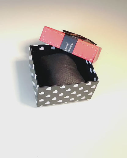 Miesten kello läpinäkyvällä mekanismilla - Eleganssia ja tarkkuutta kultaisessa kehyksessä
