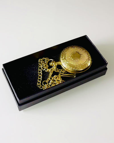 Kullanvärinen vintage-tyylinen taskukello kaiverruksilla – tyylikäs miesten asuste, täydellinen lahjaidea