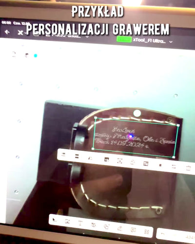 Nahkakotelo "Odkrywca" - kompaktille kompassille tai taskukellolle - mahdollisuus personointiin kaiverruksella