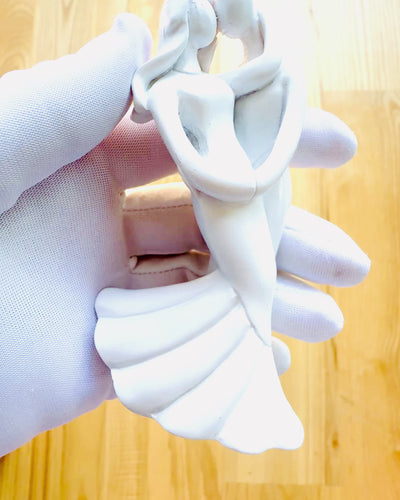 Tyylikäs Yhteys - Pieni Koristefiguuri Kaiverrusmahdollisuudella - valkoinen väri