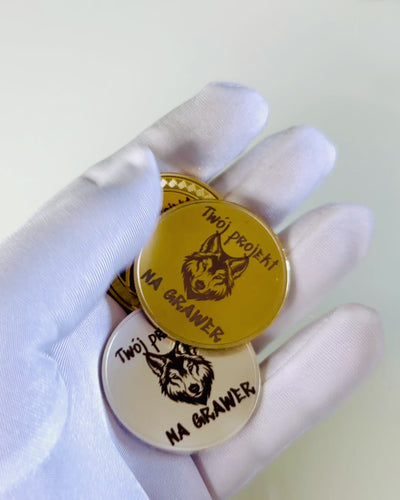 Tyhjä Haastekolikko Mahdollisuudella Personoida Kaiverruksella – Keräilyesine, 40mm, neljä mallia