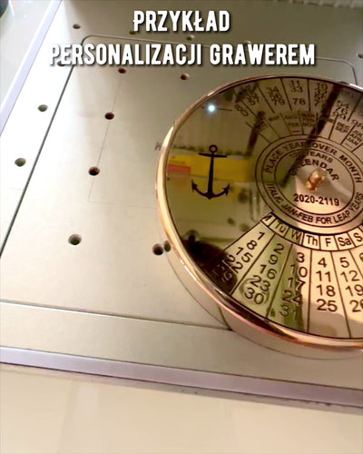 Ikuisuuden Kalendarium Meripurje – Messinkinen 100-vuotiskalenteri - mahdollinen kaiverrus lahjaksi