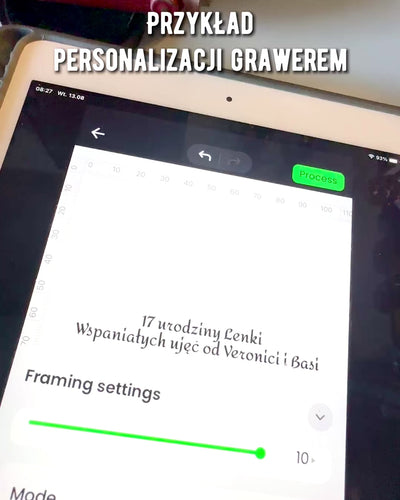Vintage Vision: Koristeellinen Retro-kamera Kaiverrusmahdollisuudella