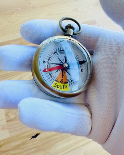 Taskukompassi "Orient Express" Kaiverrusmahdollisuudella