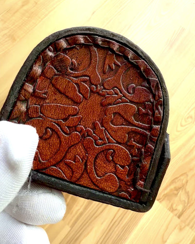 Maharadžan tyylikäs kotelo taskukellolle tai kompassille - mahdollisuus personointiin kaiverruksella