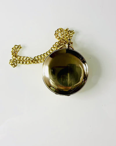 Kultaisen värinen Kompassi Seikkailu – Tyylikäs Löytöjen Navigaattori