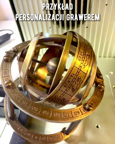 Astronominen kello "Kosmiczna Harmonia" - mahdollisuus personointiin kaiverruksella