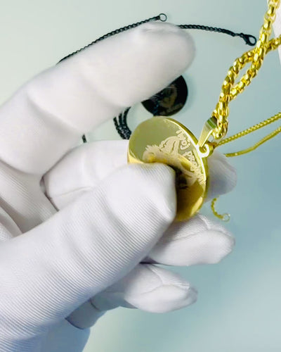 Riipus "Urban Elegance" – Pyöreä Medaljonki Ruostumattomasta Teräksestä Kahdessa Värissä, Mahdollisuus Personointiin