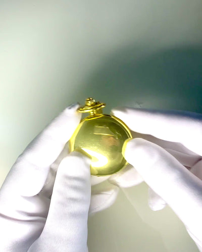 Kultaisen värinen vintage-tyylinen taskukello kaiverrusmahdollisuudella