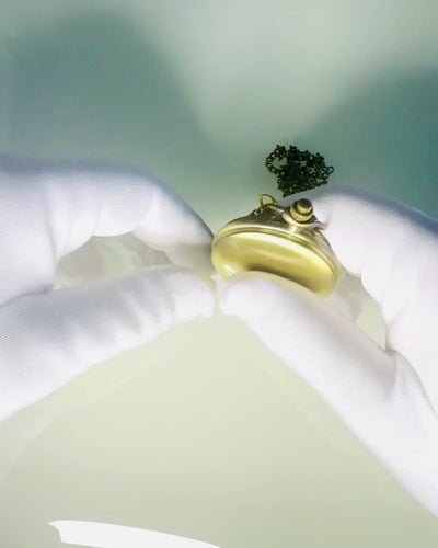 Vintage-tyylinen taskukello, jossa on personointimahdollisuus - harjattu kulta