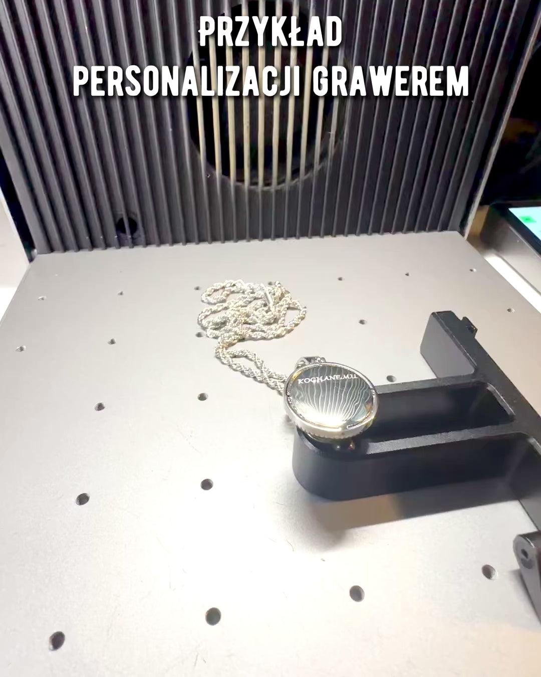 Glamour-tyylinen kompassiriipuskaulakoru zirkoneilla naisille ja miehille - 2 vaihtoehtoa valittavana, personointi kaiverruksella lahjaksi