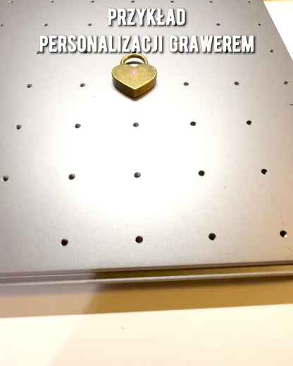 Miłosne Mini Kłódki Serce DeLuxe - 2 lukon setti avaimilla, 6 vaihtoehtoa valittavana, mahdollisuus personointiin kaiverruksella lahjaksi