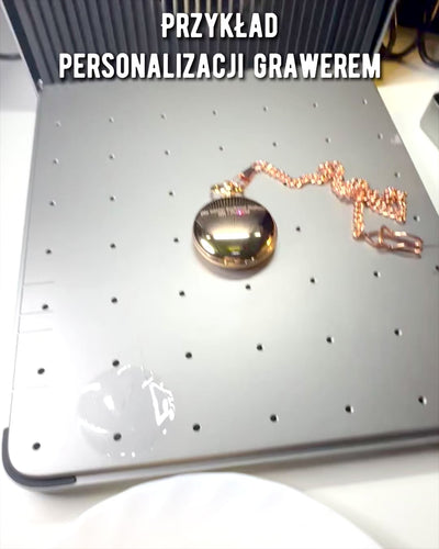 Klassinen taskukello – Ruusukulta, Vintage-tyylinen eleganssi