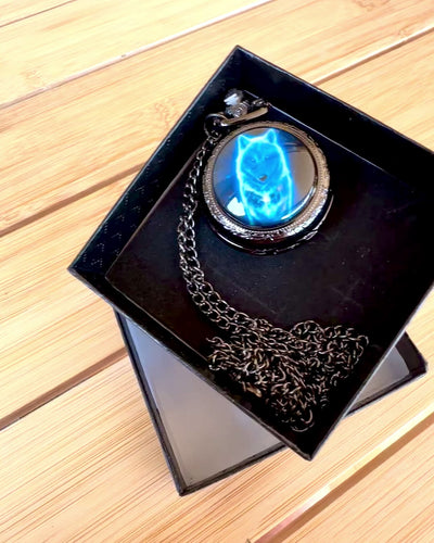 Kieszonkello Lunar Wolf – Kuun Suden kello, mahdollisuus personoida kaiverruksella lahjaksi