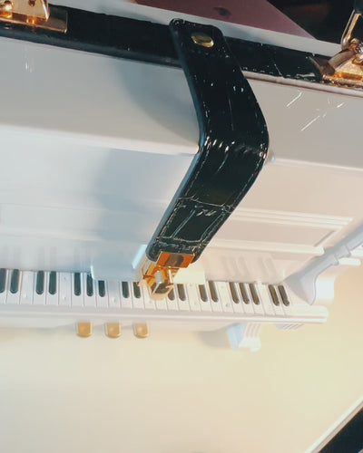 Naisten käsilaukku “Elegancki Fortepian” mustana ja valkoisena