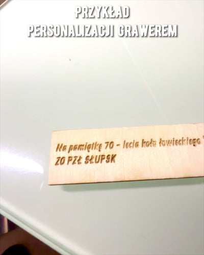 Kuningaskotka – Koristeellinen Hartsifiguuri Kaiverrusvaihtoehdolla