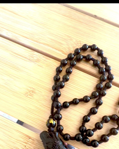 Jadeiittinen Sudenhampaan Amuletti - Voiman ja Suojelun Amuletti, mahdollisuus personointiin kaiverruksella lahjaksi