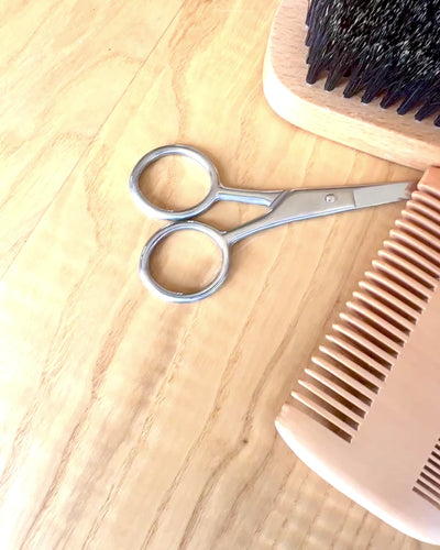 "BeardMaster" partahoitosetti, mahdollisuus personoida kaiverruksella lahjaksi