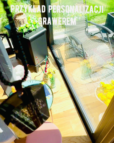 "Kolmen Tyylin Sävyä" -kaulakoru - Tunnuslaatta - Tyylikäs Ruostumattomasta Teräksestä Valmistettu Riipus Kaiverrusmahdollisuudella