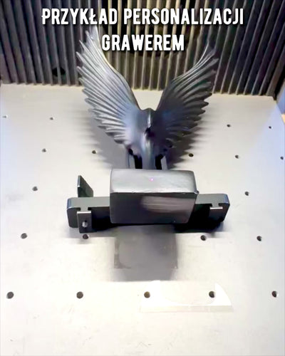 Elegantti Enkelinsiipien Pienoismalli 15 cm korkea – "Siivekkäät Vartijat", mahdollisuus personointiin kaiverruksella lahjaksi, personointi, 2 värivaihtoehtoa