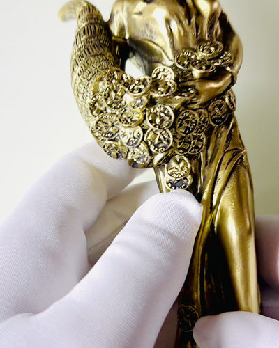 "Abundanssin Jumalattaren Patsas" - Koristeellinen Hartsinen Onnenpatsas Kotiin ja Toimistoon