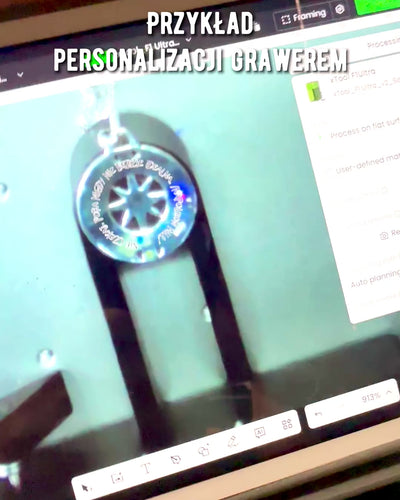 Astral Travel Amuletti – Hopeakaulakoru kaiverruksella, personointi lahjaksi