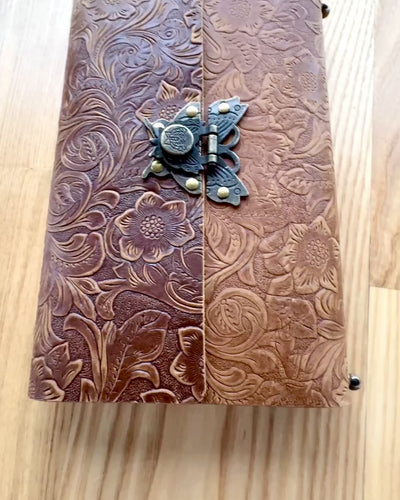 Luksus Retro Muistikirja Nahkakannella - "Vintage Elegance", 480 sivua, mahdollisuus personointiin kaiverruksella