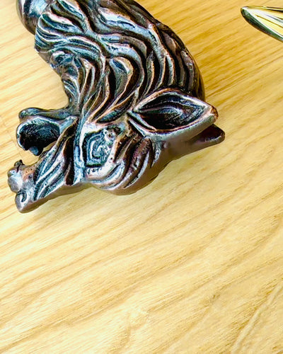 Kävelykeppi 'Wolf' - Intialaista mangopuuta kaiverrusmahdollisuudella, ruskea kaiverretulla kuviolla