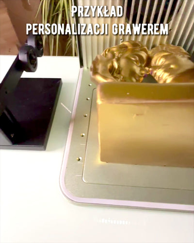 "Złote Złączenie" -figuuri - 13,5 cm korkea, Koristeellinen kaiverrusmahdollisuudella