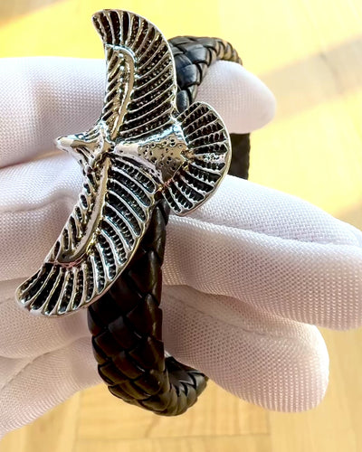 Miesten rannekoru "SkyRider" – Nahkainen tyyli, jossa on luonnetta - mahdollisuus personointiin kaiverruksella