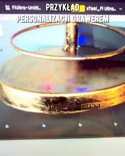 Tyylikäs metallinen tuhkakuppi "Rustic Charm" 19-23 cm korkeus, 8 vaihtoehtoa valittavana, kaiverrus pyynnöstä